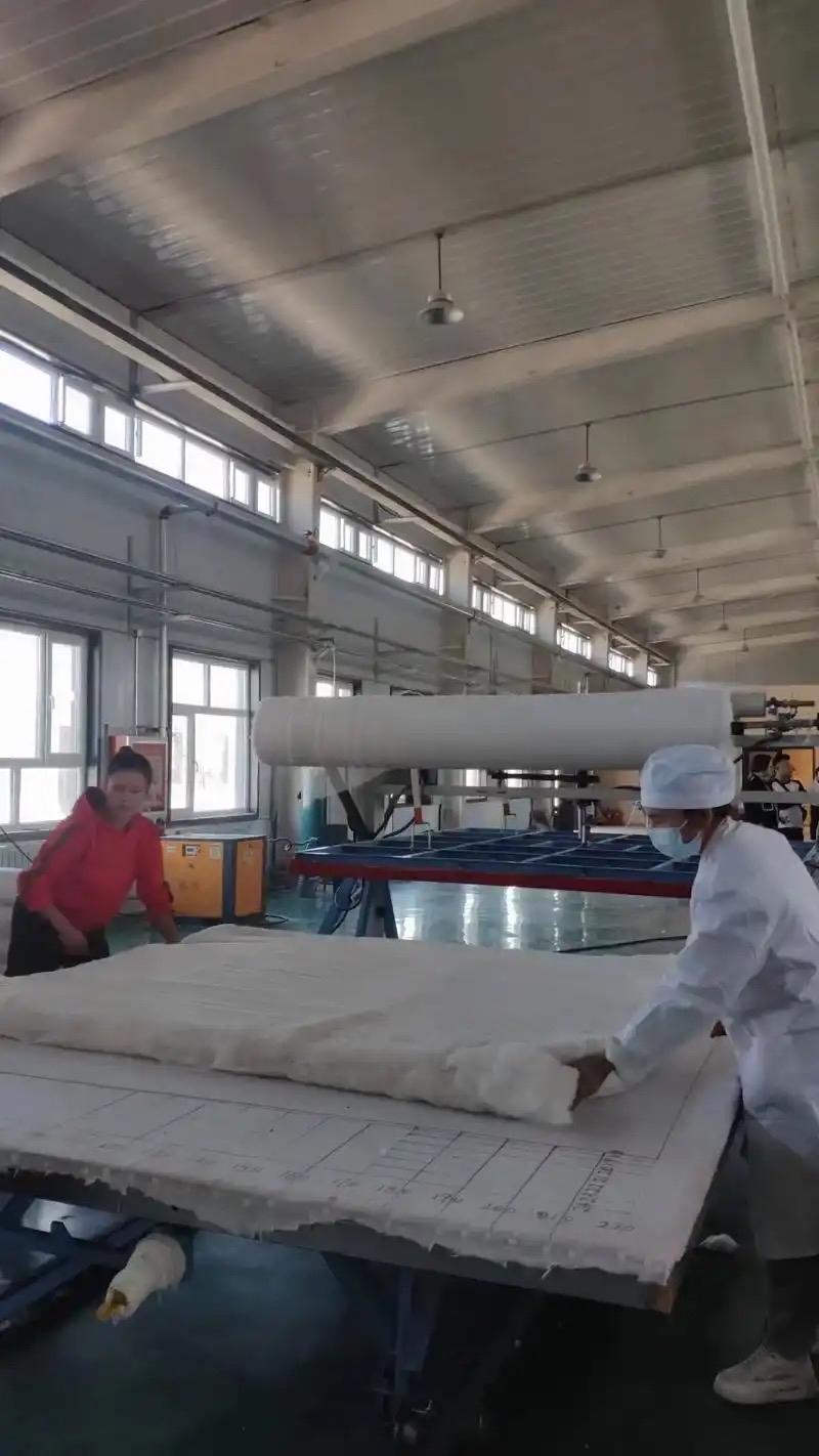 新疆棉被制作有多治愈？150道工序藏着中国人的匠心与浪漫

谁能拒绝一床新疆棉被