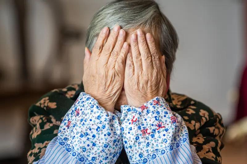 湖南平江通报老年妇女遭家暴 湖南平江这起老年妇女遭家暴事件真让人愤怒！12月4日