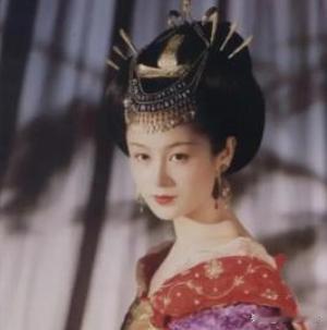 公元698年的一天晚上，太平公主宠幸了四名男子，第二天早晨，丫鬟们进屋收拾，却发