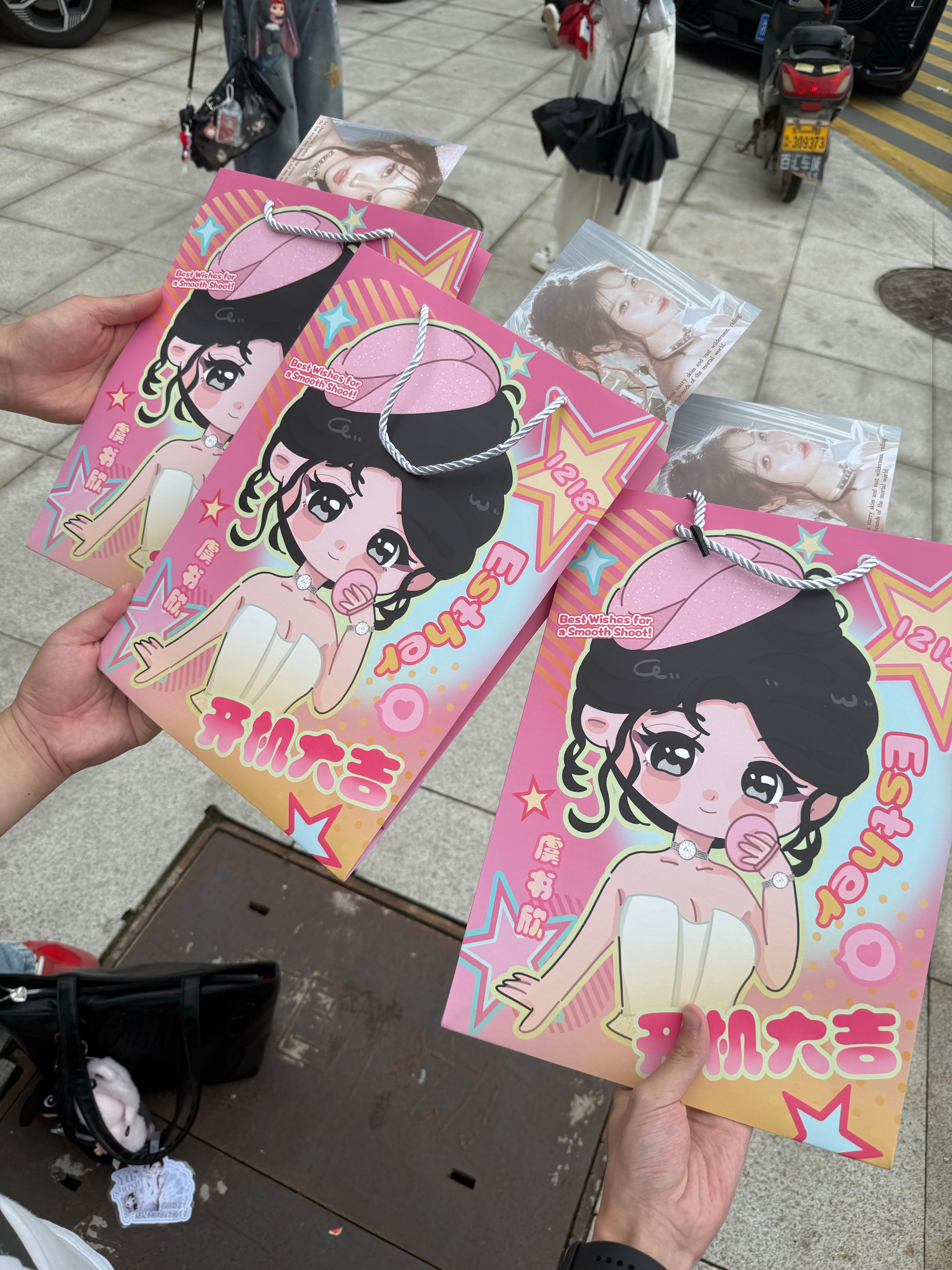 上车前顺手领到了新站的物料！！就这样圆满结束啦下次见～ 