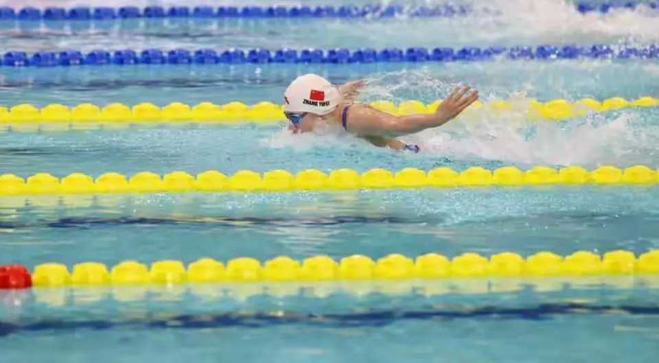 蝶后卫冕！张雨霏56秒88夺全运会女子100米蝶泳金牌，成唯一破57秒选手 11