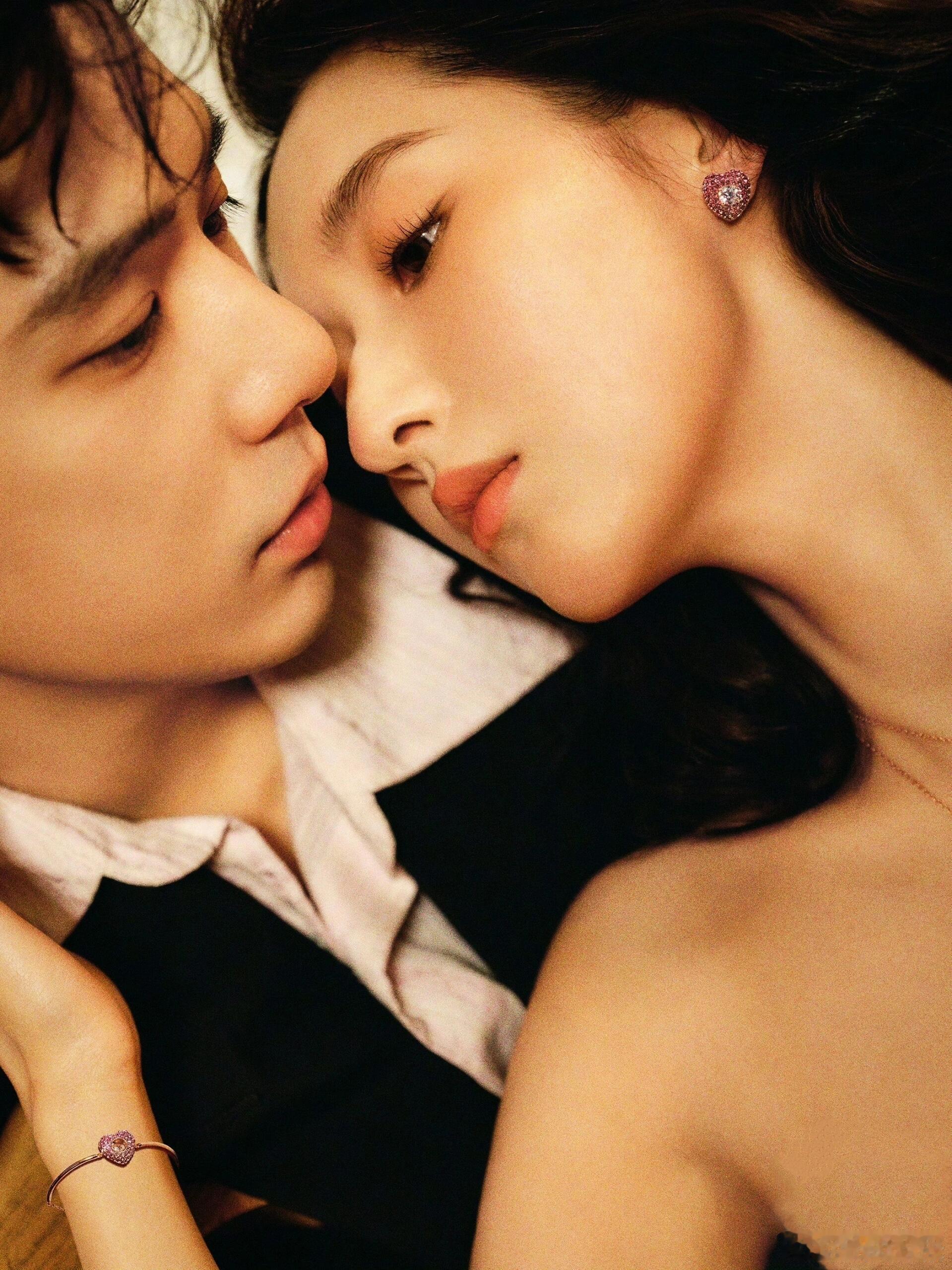 王安宇王玉雯吵到我眼睛了 王安宇王玉雯戏里戏外都是活宝，角色进行曲一个狼人一个死