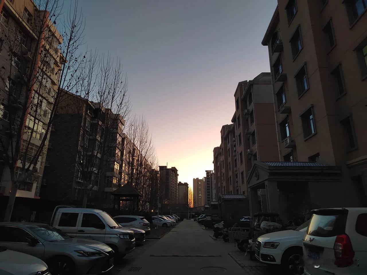 东方欲晓，西边楼亮～～～～