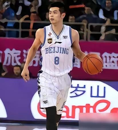 方硕是不是因为李楠当了北汽男篮主教练了，才不想退役？方硕该不该自知之明并且是激流