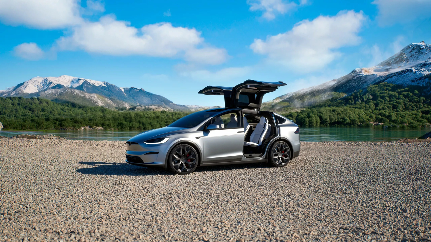 【工程师莫拉维：Model X 问世十年，成功“减肥”近 200kg】在新车普遍