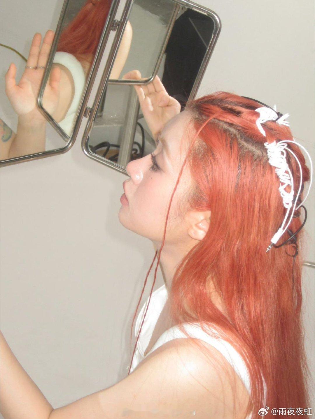 吴栩维新EPGlitchSheSaid 从录音室到现场舞台，吴栩维Noshvia