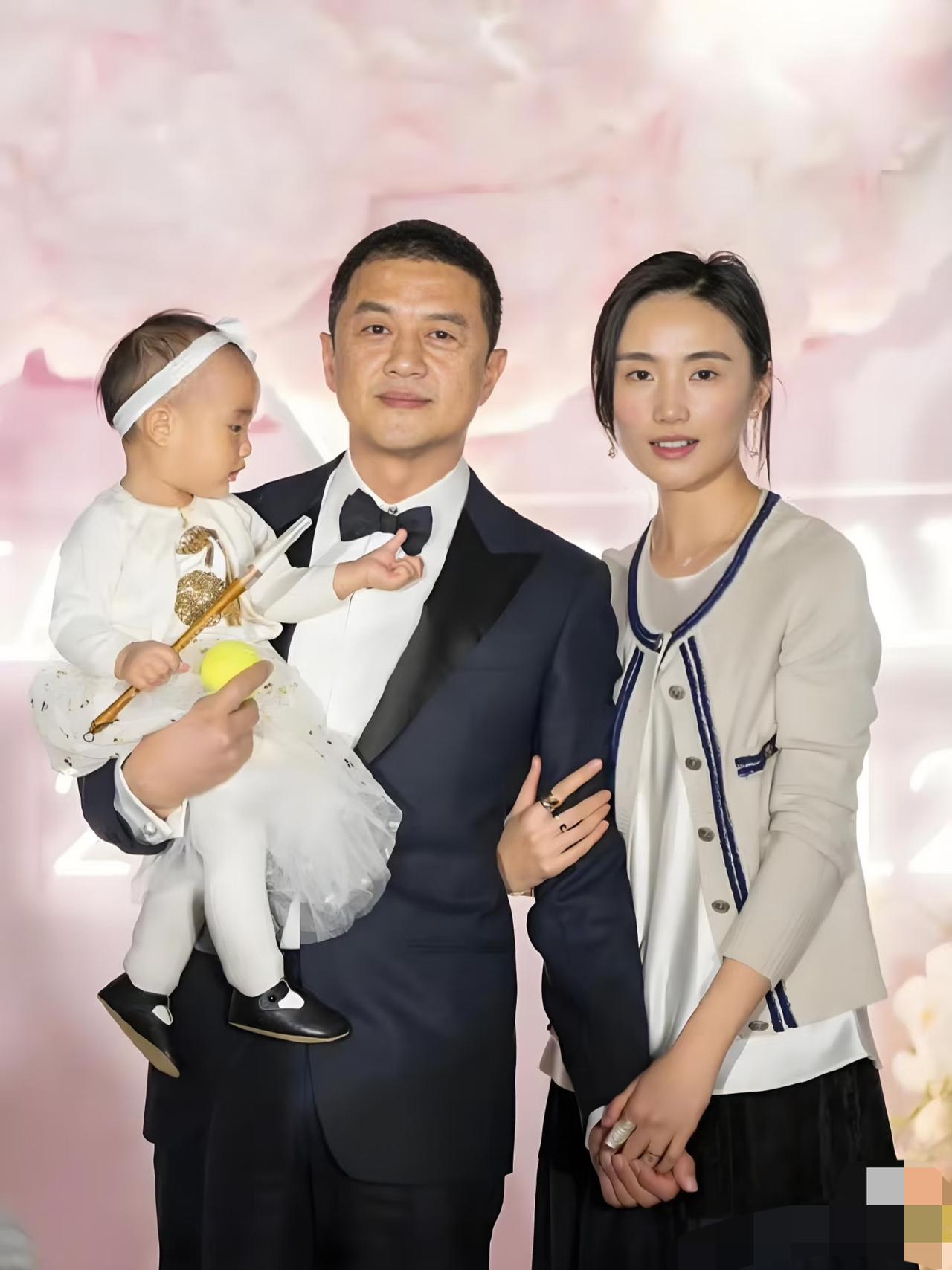 果然，
杨幂的那句话含金量又又上升了，
娱乐圈里的婚姻，走到最后时刻真的也就是那
