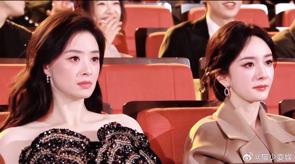 蒋欣杨幂势均力敌的颜值，好久没看到过这么养眼的画面了 ​​​