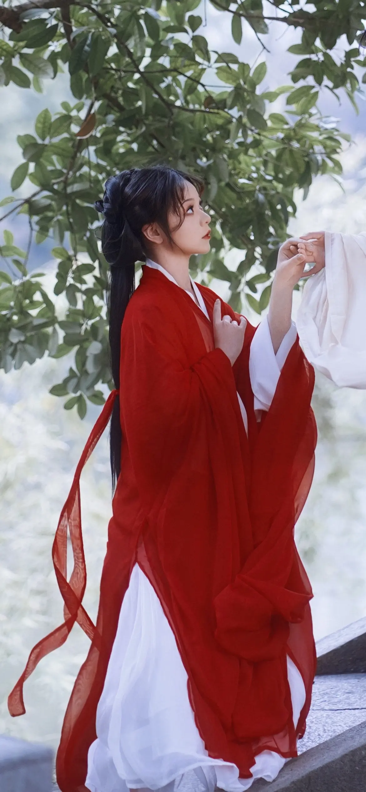 汉服摄影分享。带我走吧