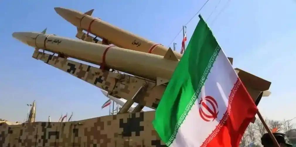 [月亮]11亿天价雷达遭无人机“暴打”！美军彻底被伊朗打痛了。


先给大家科普