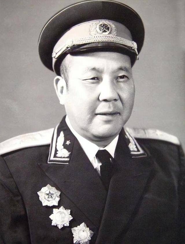 开国少将赵章成：一战封神的军中传奇炮神
 
建国后某日，炮兵某部举行比武演习，八