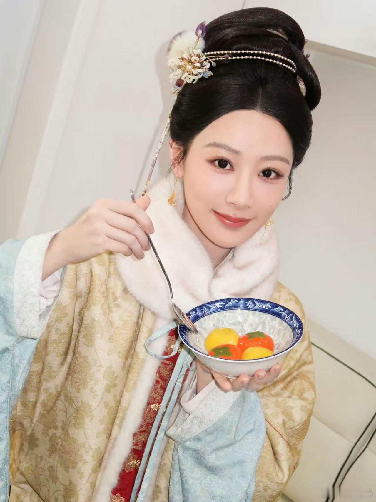 家业版家有儿女细腻描摹寻常人家温情，家人相守岁岁安然，热闹又和睦的家庭场面，处处