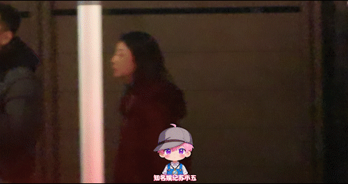 曝殷桃面部状态有媒体拍到殷桃近照，一直在剧组拍戏，姐姐要注意休息呀~ 