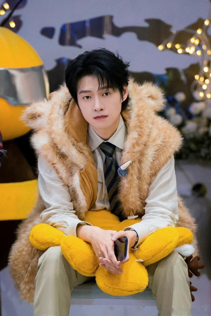 杨迪是尝过魏大勋的嘴吗周五晚高疯 魏大勋吃饺子藏硬币被杨迪当场戳穿，杨迪一句不是