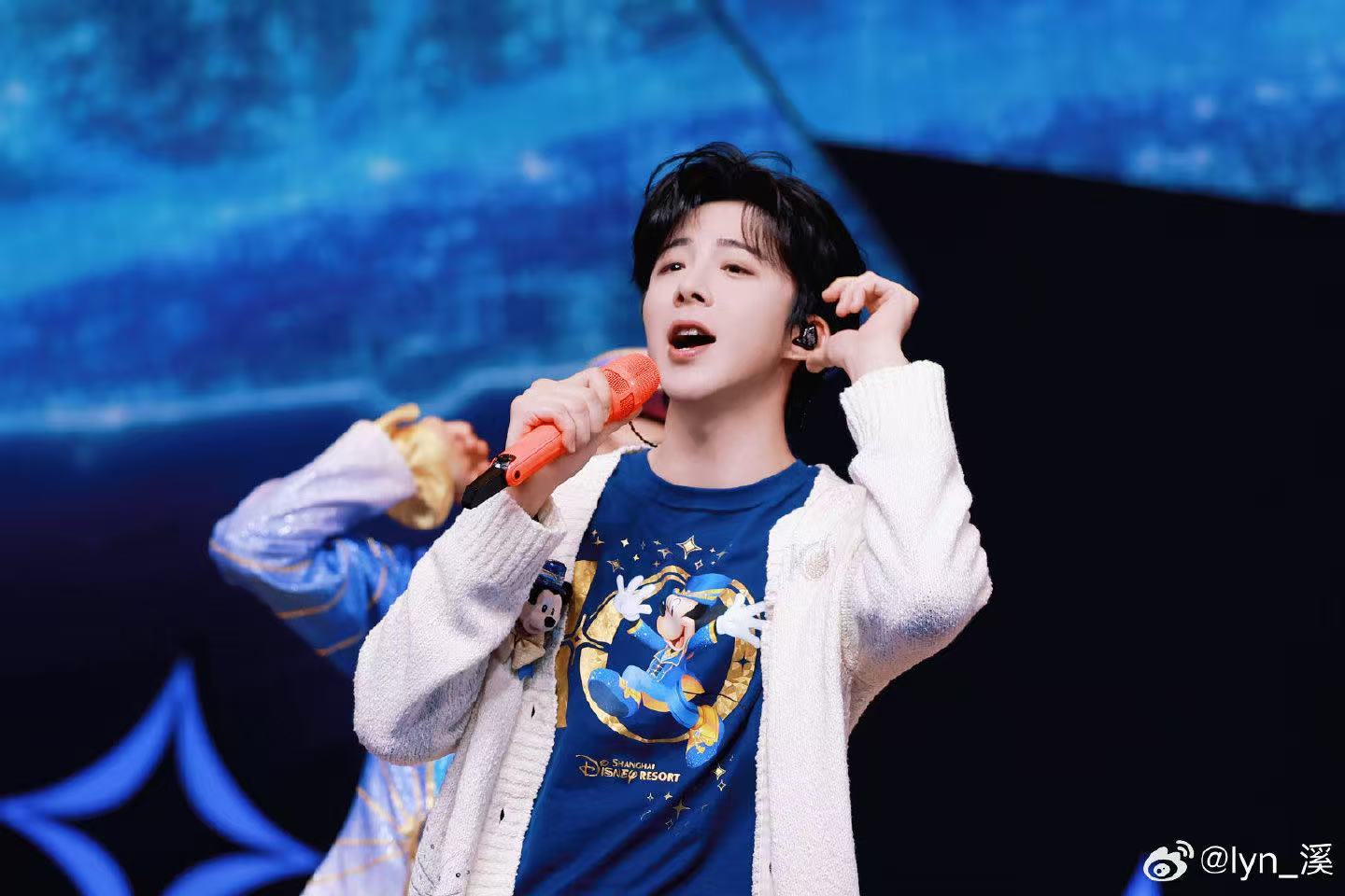 只知道刘宇宁身材很曼妙 刘宇宁一摇摆全场都跟着动，好身材加节奏感就是王炸，曼妙这