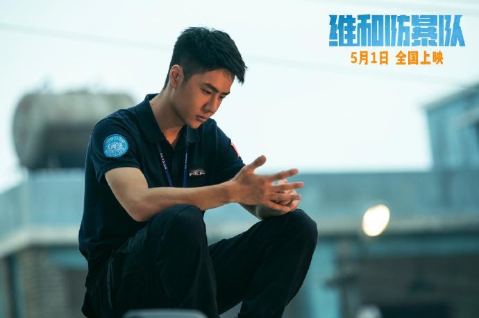 #沈腾贾玲王一博CCTV6国庆片单# CCTV6国庆片单来喽！！10月4日是我们