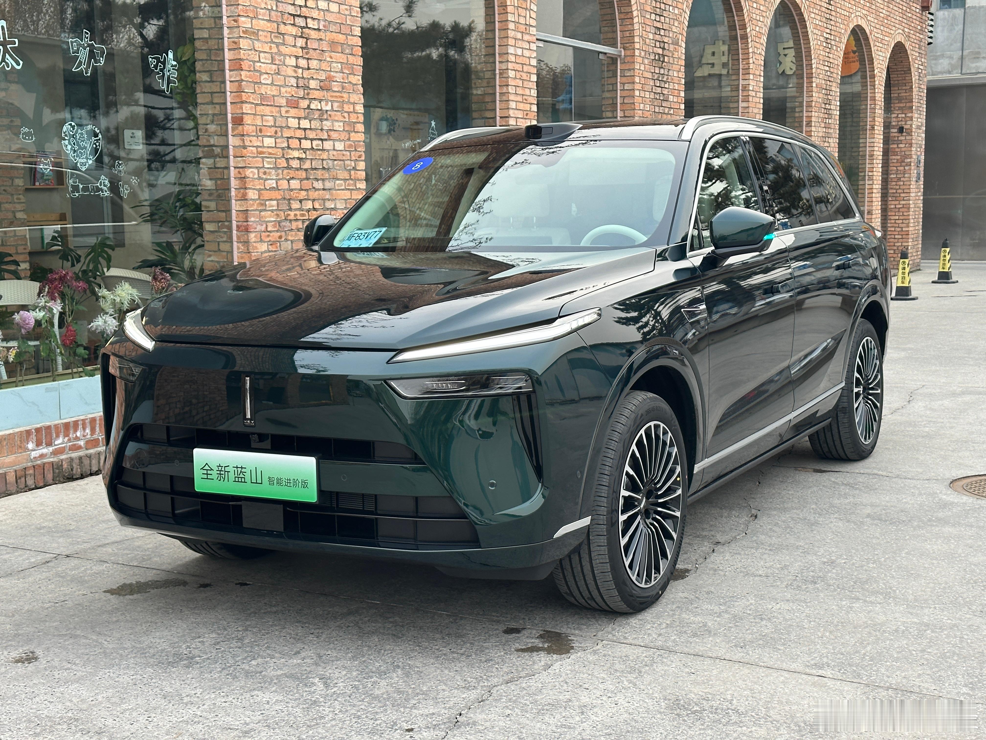 蓝山VLA大模型上车首秀 ，今天在保定试驾了带小蓝灯的蓝山智能进阶版，感受不错！