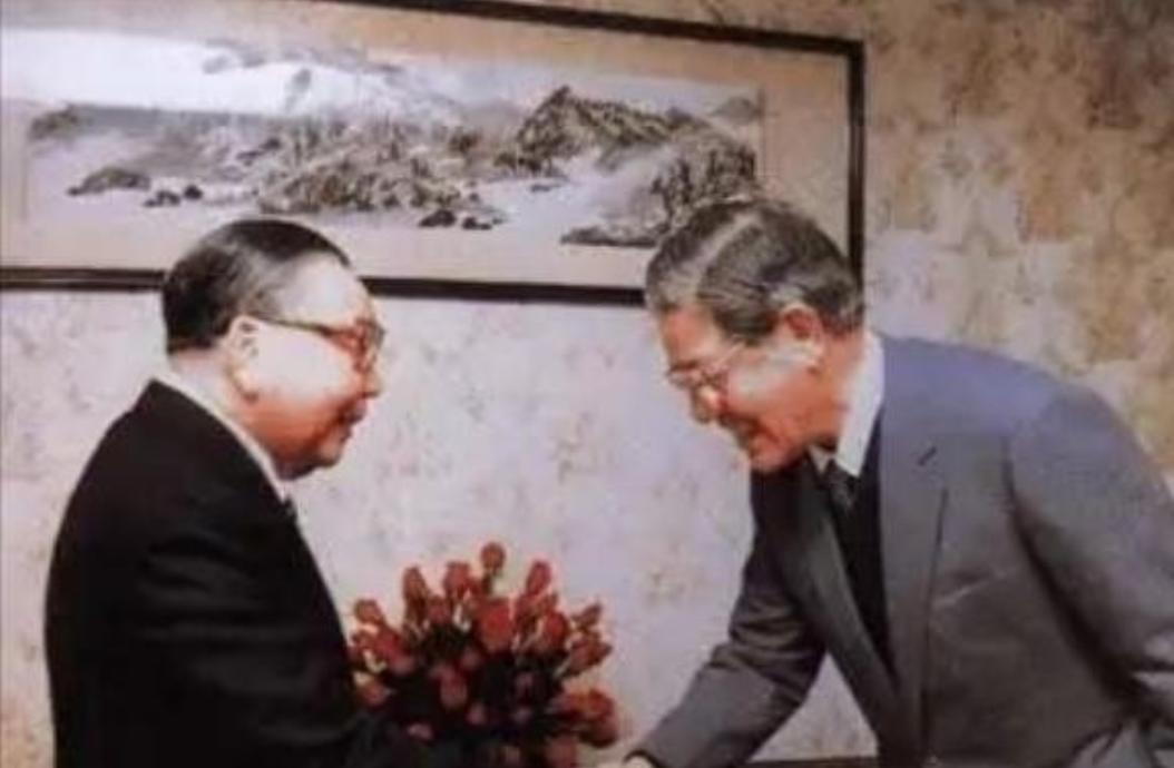 以蒋经国的实力和威望，完全是可以在1988年去世的时候，将台湾省交到他的儿子手中