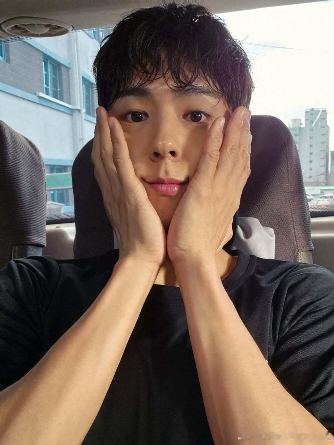GoodBoy健将联盟[超话]  朴宝剑update The countdown