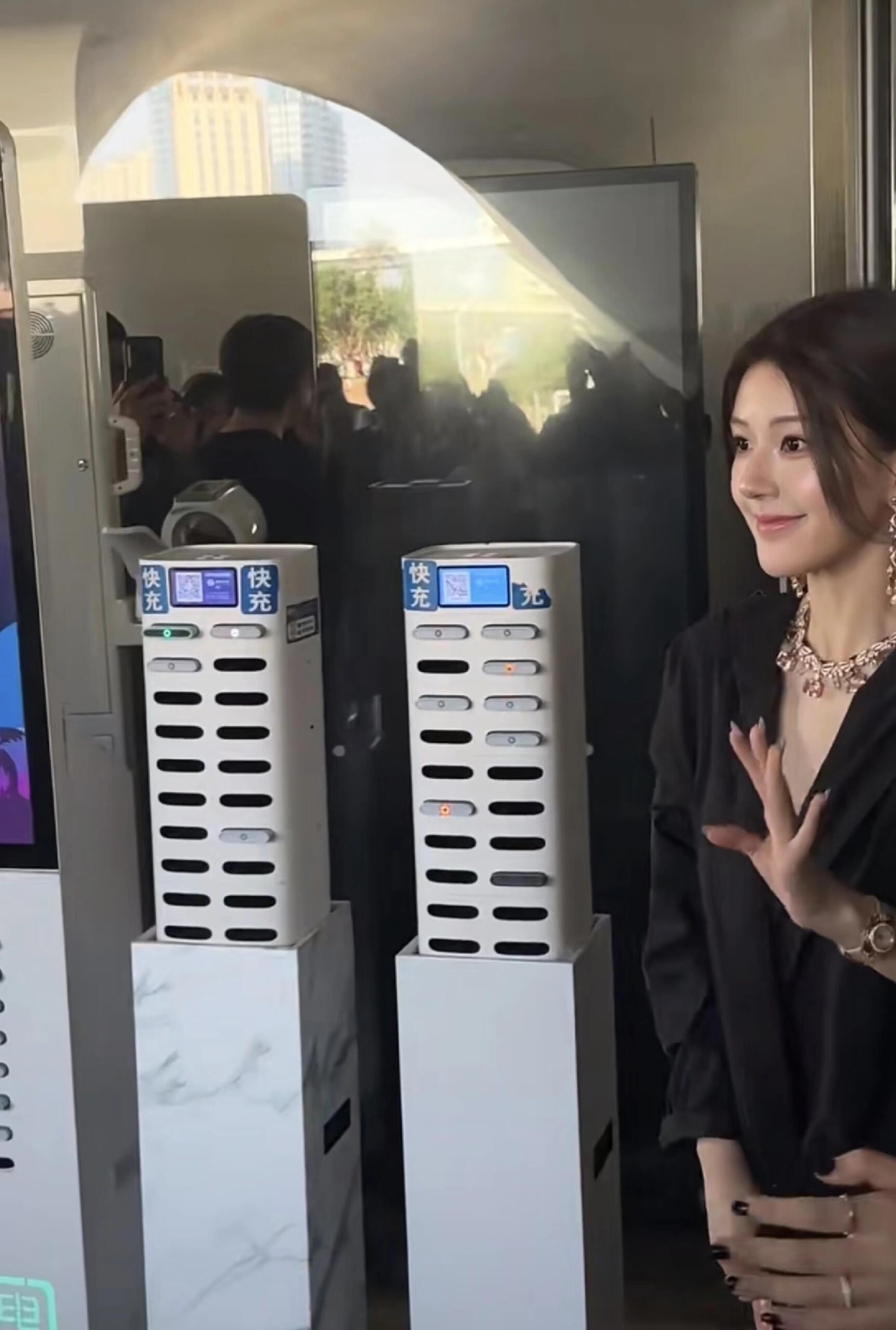 赵露思星光大赏路透来了 