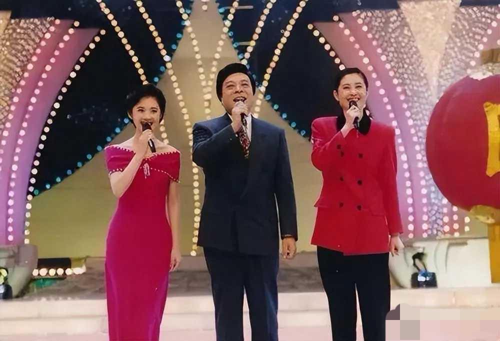 我敢打赌，能把这三位全部认出来的，绝对是一位对中央电视台非常了解的高手。