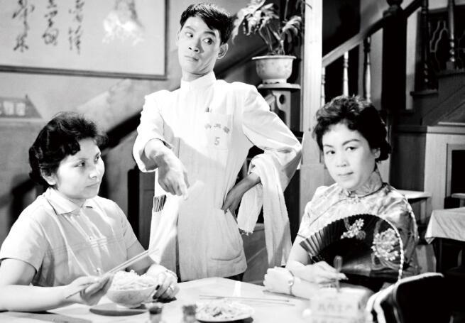 1964年电影《满意不满意》全国公映，观众捧腹大笑，丁吟美貌如夏梦，这部经典之作