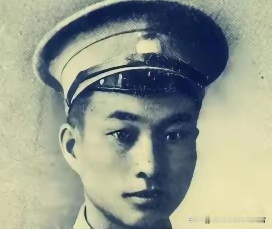 1978年的云南军营，一场寻常的老兵会面，已经转业多年的尚小辰，重回部队探望旧友