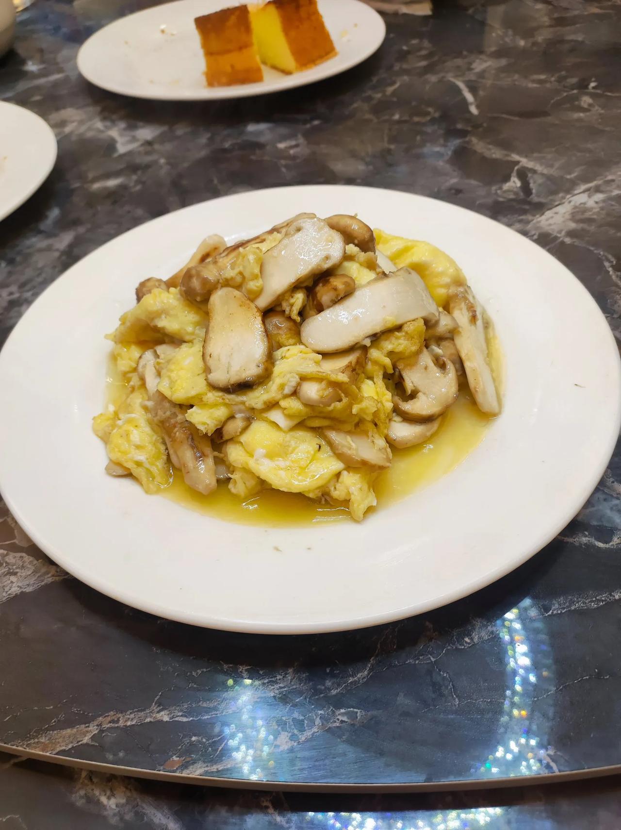 松茸炒鸡蛋，有点奢侈啊？