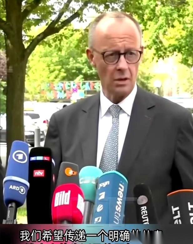 秘鲁总统一上台，话筒一扶，当众宣布：是犹太人控制了德国经济，才“推动”了二战。