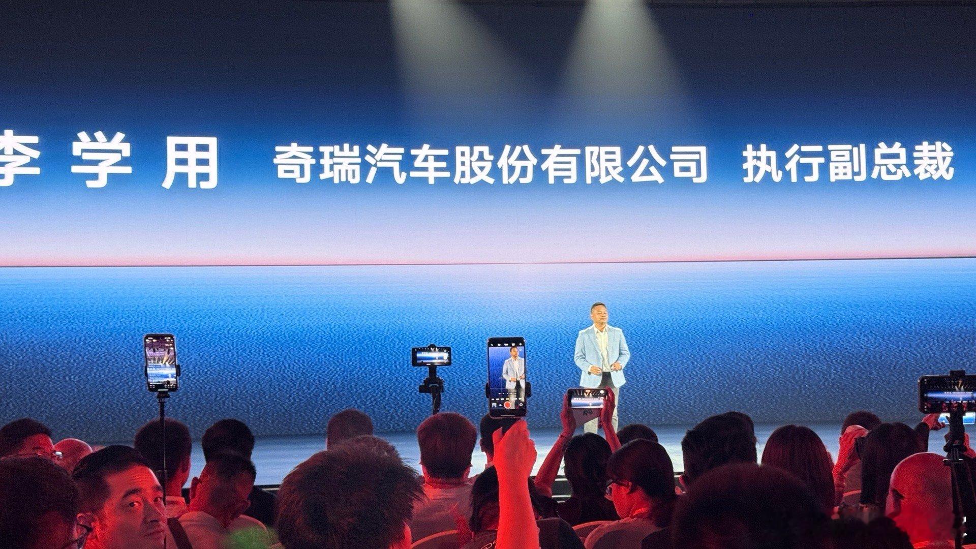 我学用哥每次登台，都要背一段～[偷笑]有没有人给整理一下？把历次登台的小诗给编纂