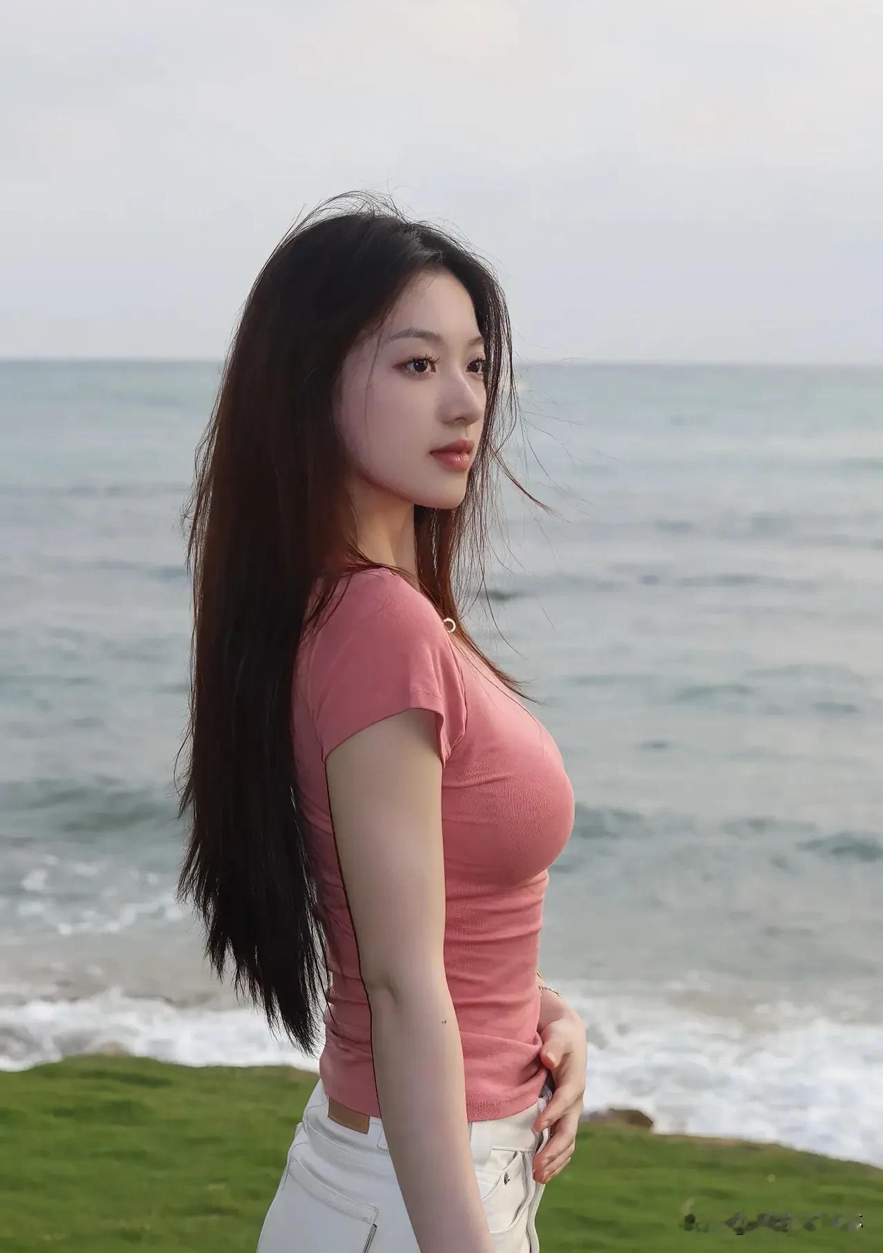 清晨赶海拾贝，  
午后冲浪逐浪，  
傍晚沙滩漫步。  
每一刻都是自由的味道