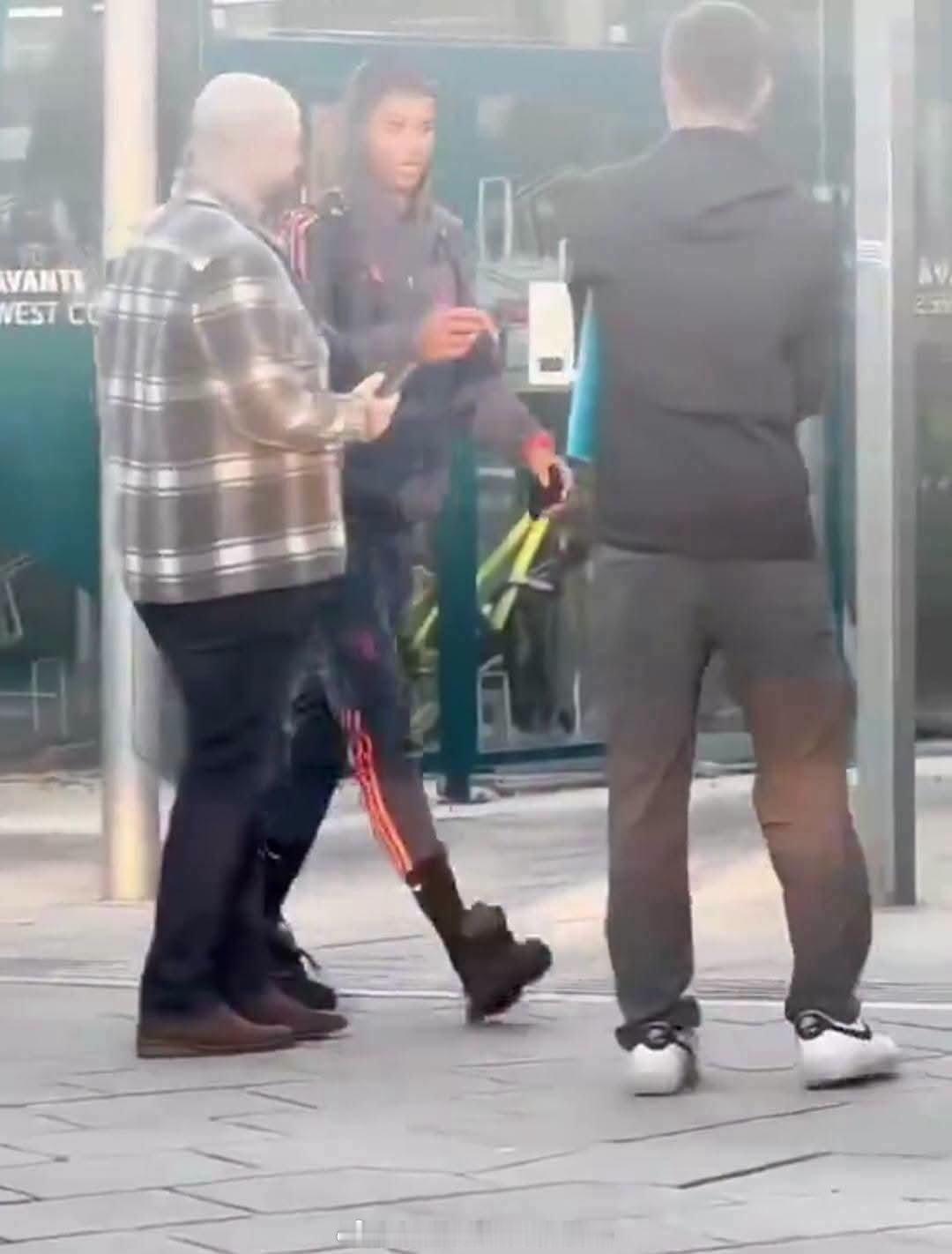 据说拉什福德回曼联训练了？ 
