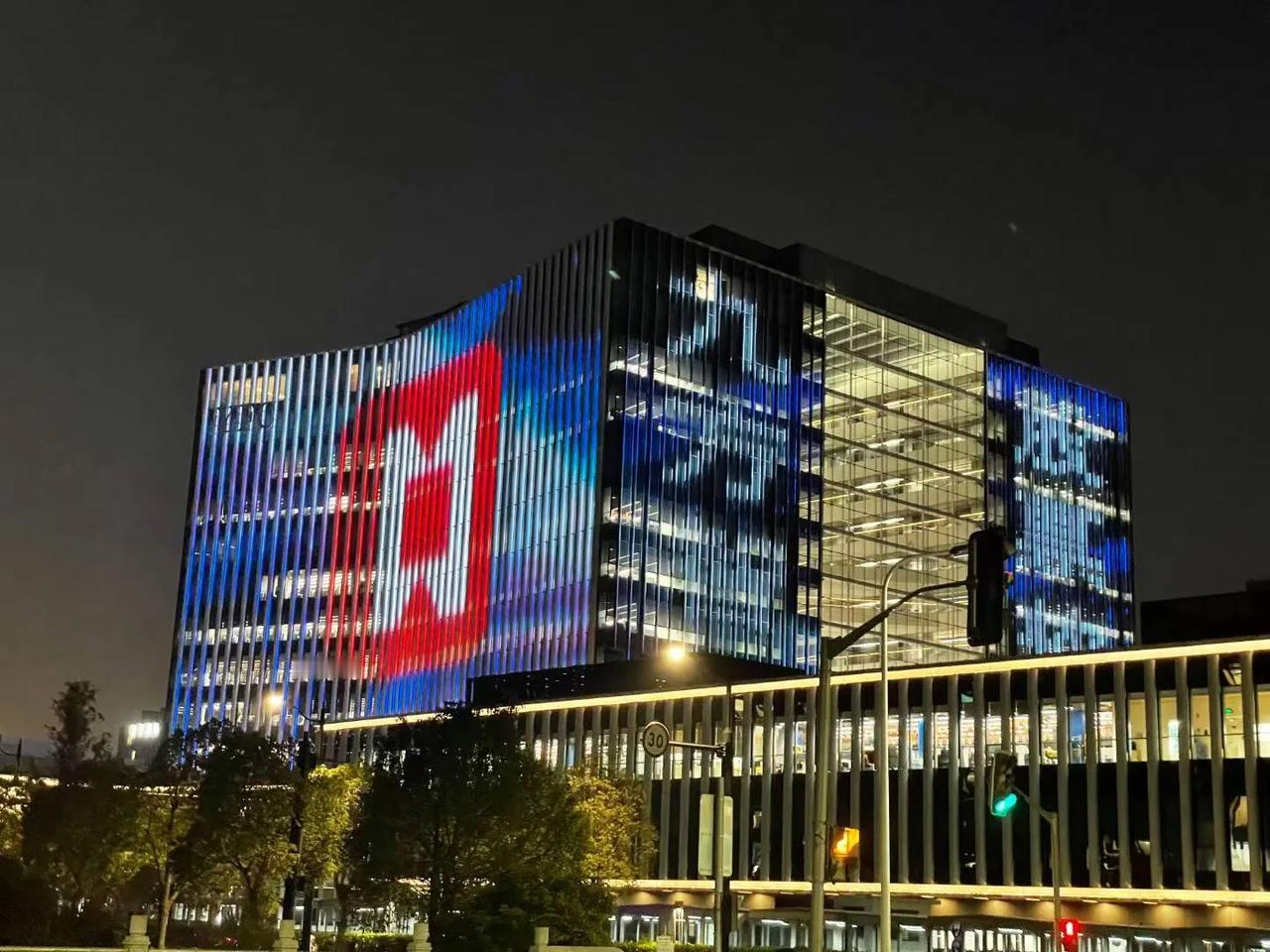 🎅圣诞节临近🎄公司的节日氛围越来越浓了~
（陈琛5137九方助教）
🔔市场