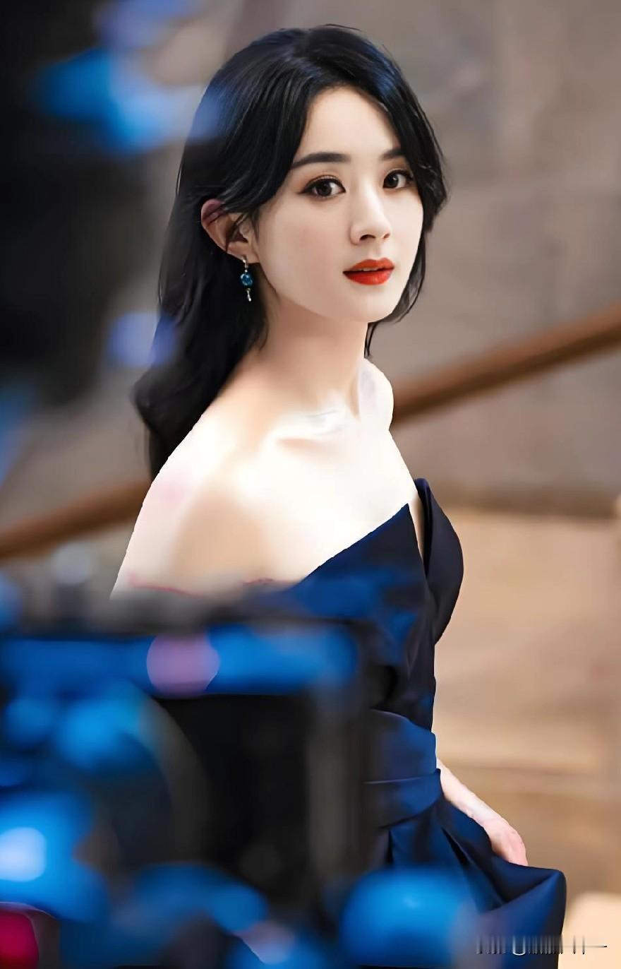 《小城大事》赵丽颖演得好，

不只是因为她选对了题材，

也不只因为她演技炸裂，