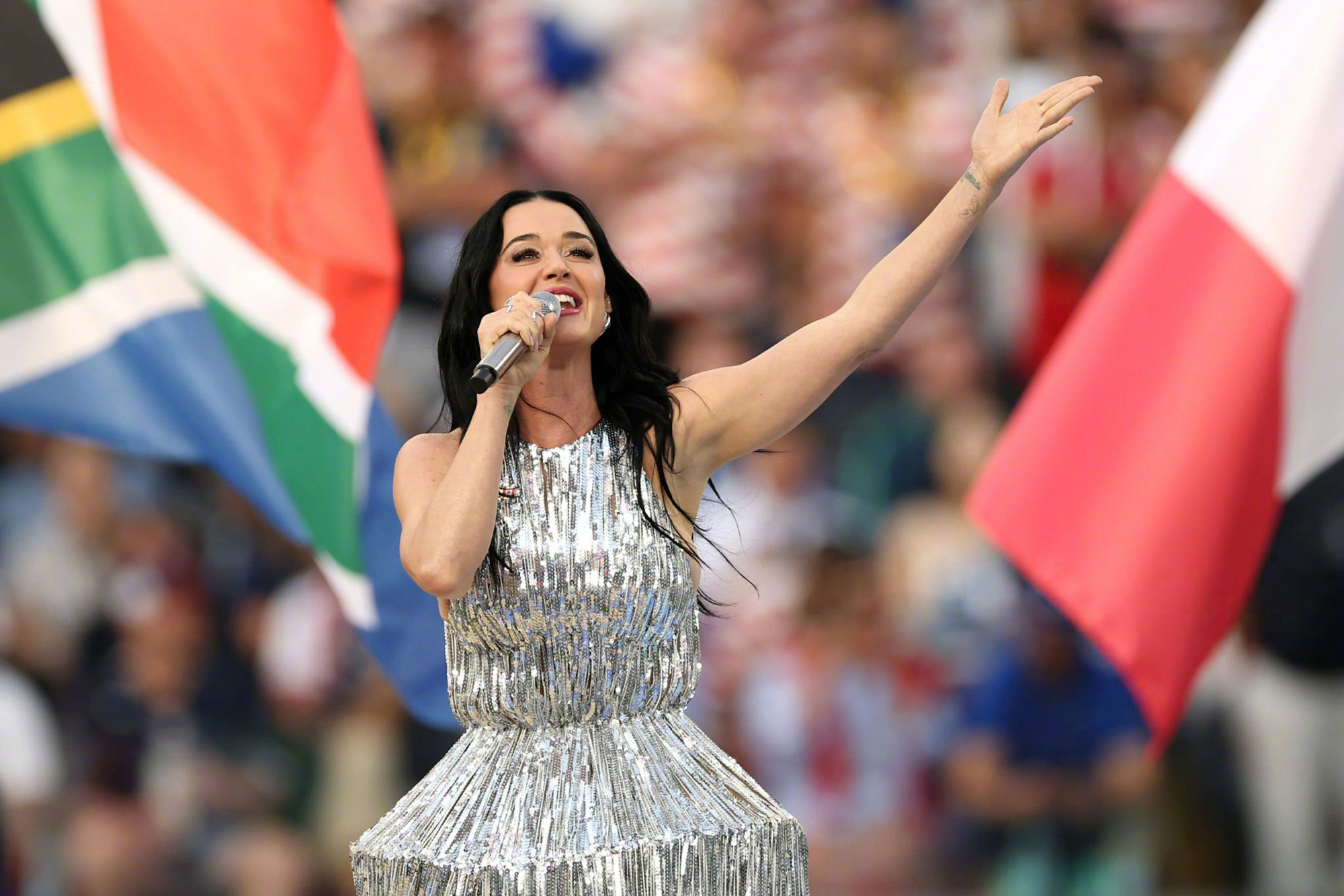 Katy Perry “水果姐” 2026美加墨世界杯开幕式表演热单Wonder