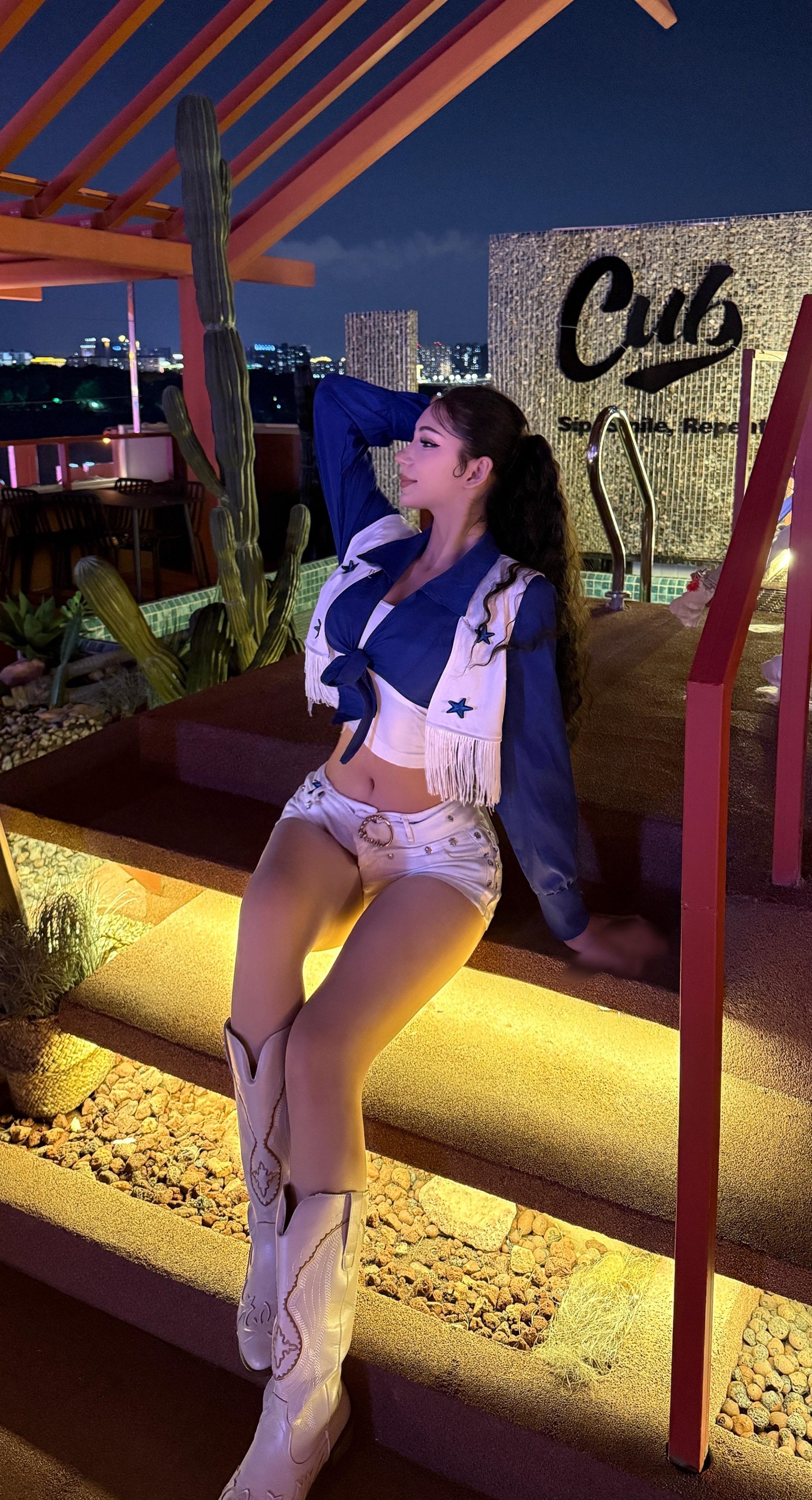 你总是好奇我是怎样的人 我是那个边哭边搞定所有事情的可爱女人