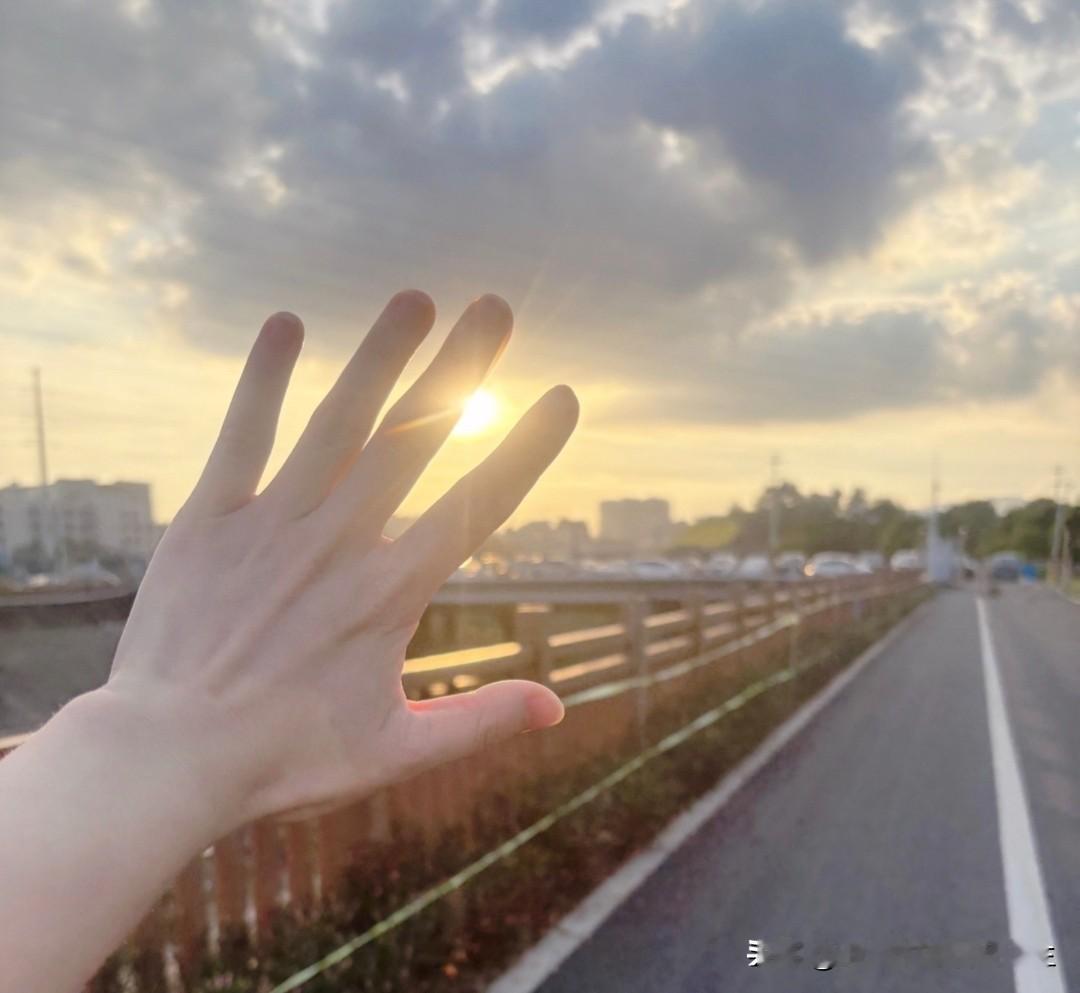 真心待人，便是人间值得
 
     忽然想明白了一件事情，感恩节分享一下共勉：