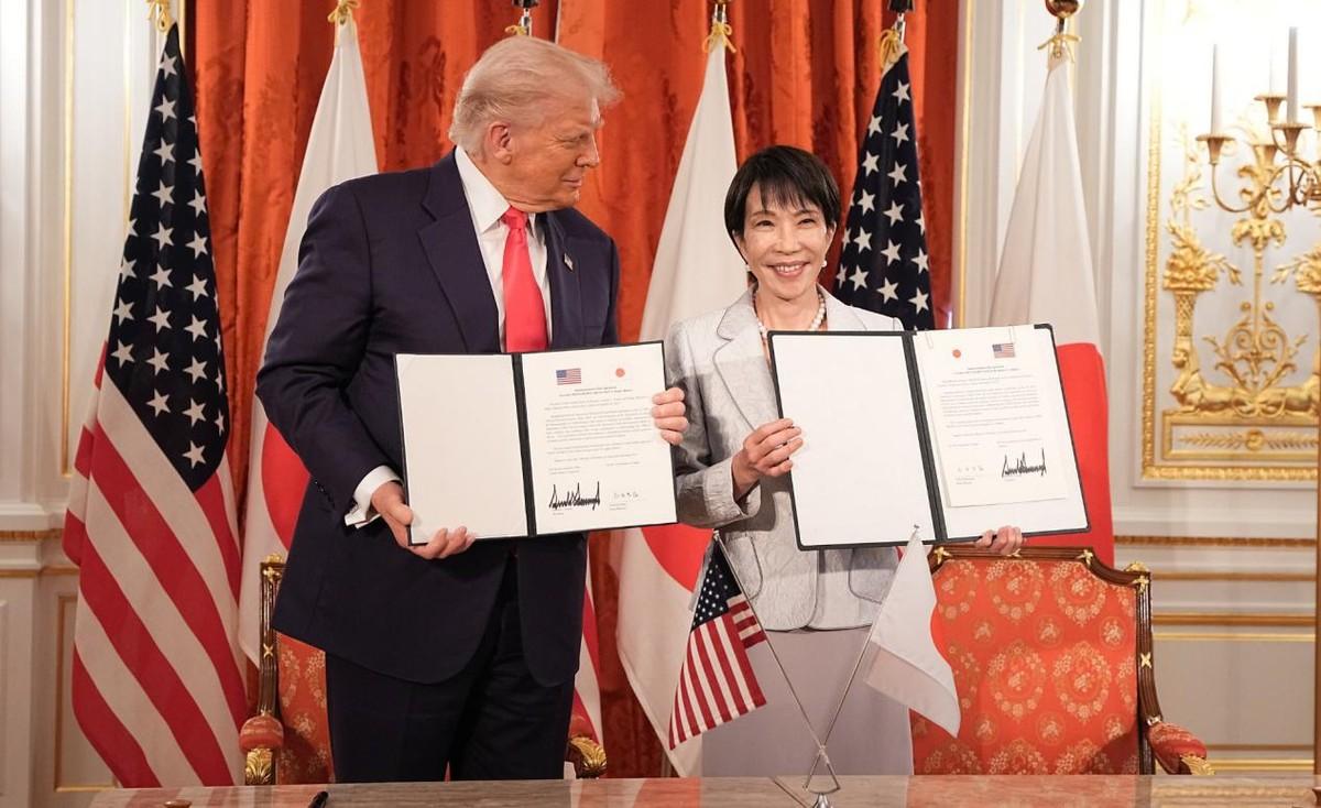 高市提前两天改日程，只为抢在特朗普见中国之前说上一句话。

30分钟闭门会谈，记