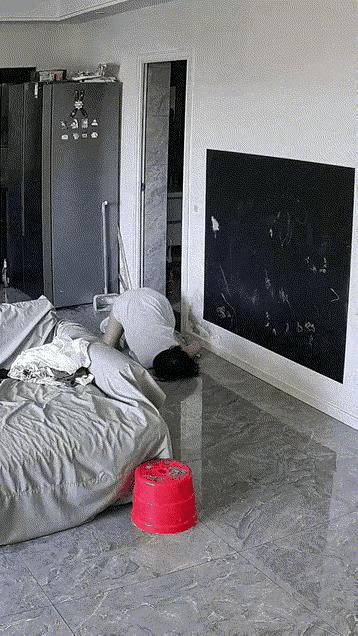 这啥情况啊？
低血糖犯了吗？[震惊]