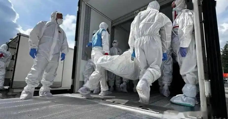乌克兰人愤怒了，俄乌谈判桌上，俄罗斯代表团团长一句话，直接把舆论掀了个底朝天。