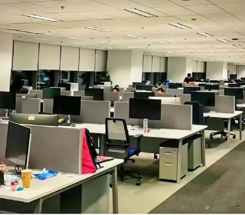 入职不到2周，薪资30K+的北京某985硕士提出了离职，原因是面试的时候说的是通