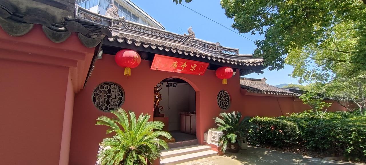 无锡有座专祀八王爷的庙宇
前几天去无锡办事，在地图上看到有座宋帝庙，就在我所在的
