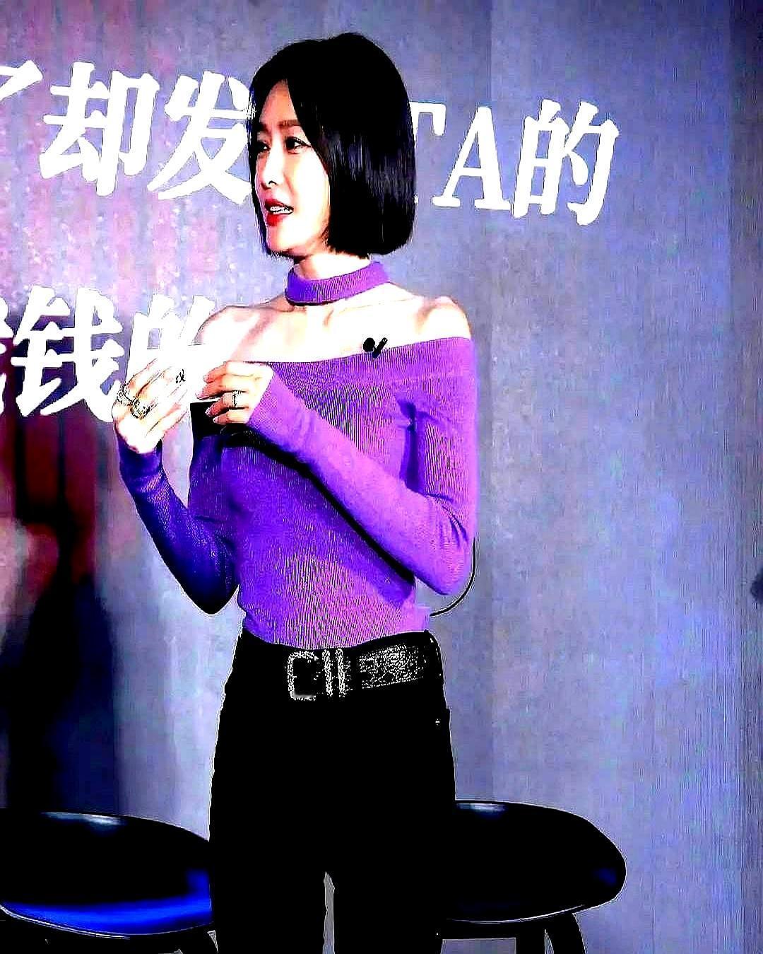 秦岚魏大勋这俩，三年不官宣，却把日子过成老夫老妻。
 
狗仔拍到魏大勋深夜刷脸进