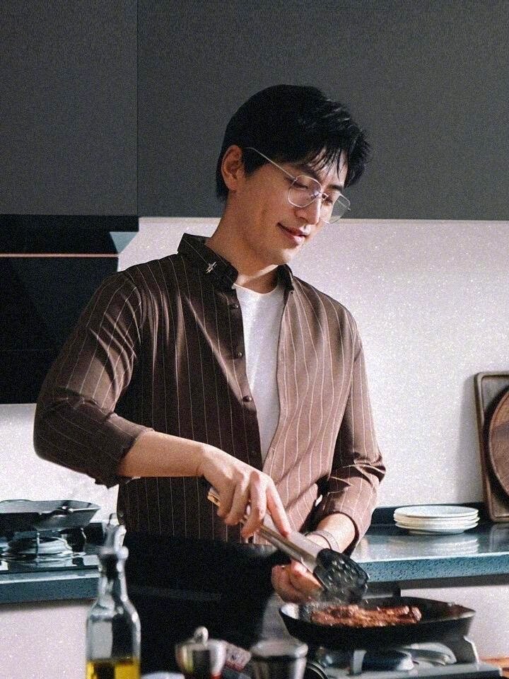 白客SBTI不会是思考者吧 白客被“贝塔系数”问懵了，屏幕前也跟着懵了。原来不是