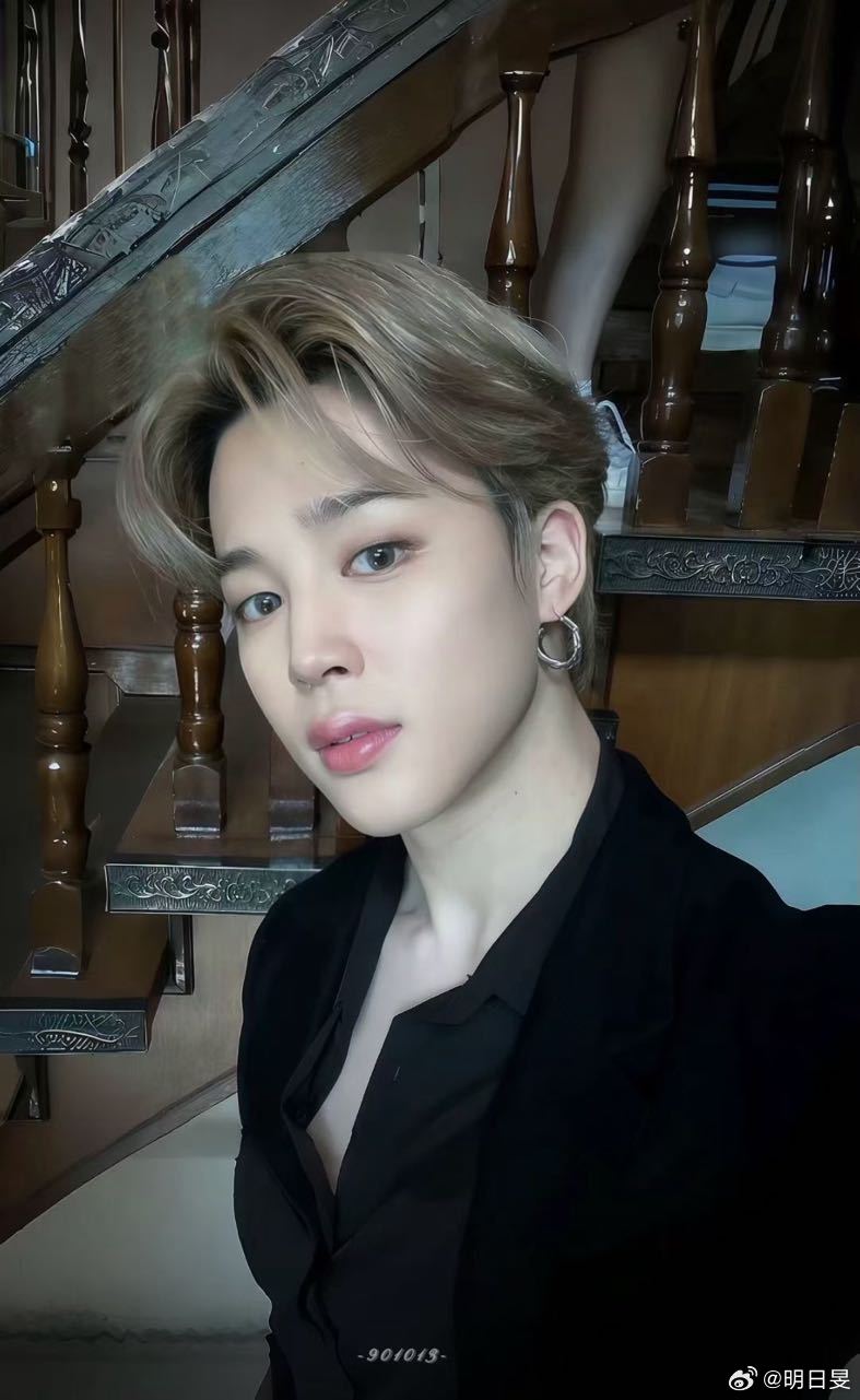 嘴巴软软的，好想亲