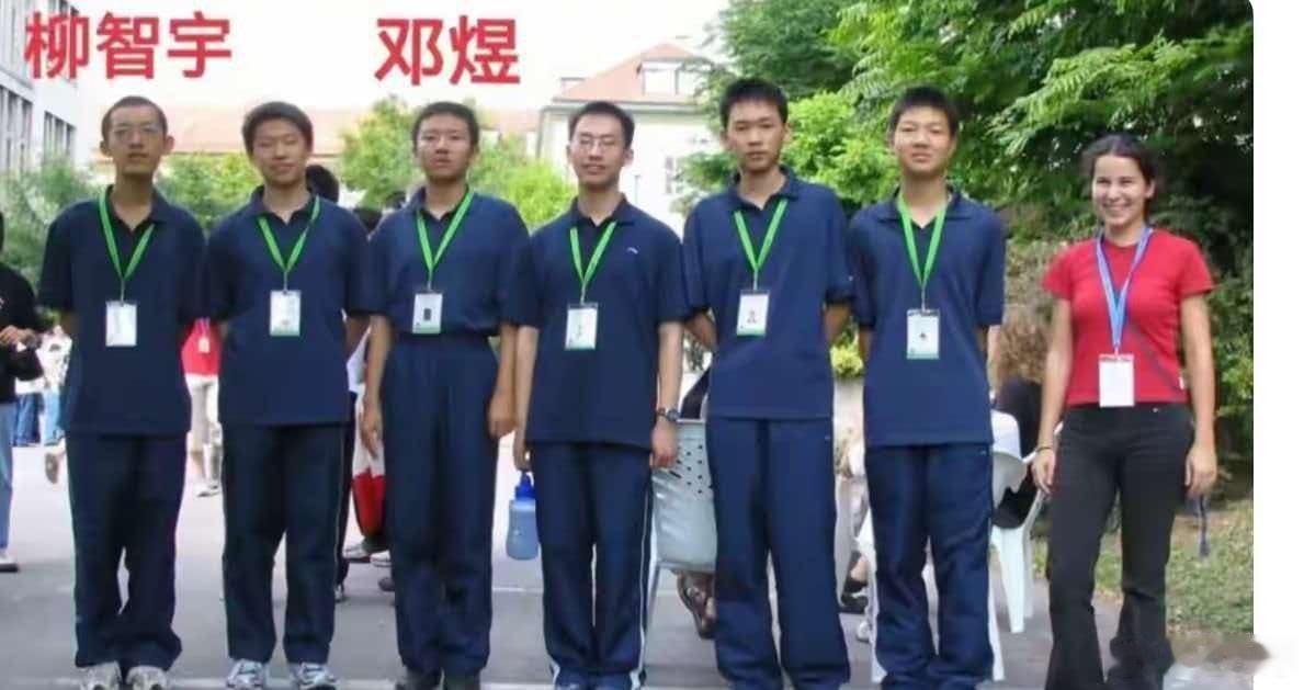 比邓煜天赋更强的数学天才，走向了一条截然不同的道路。邓煜当年在北大素有“邓神”之