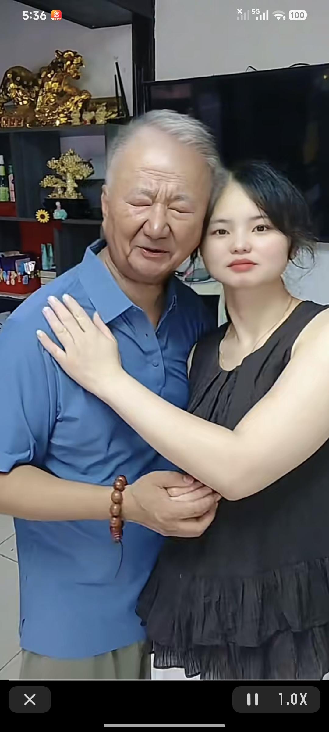这么漂亮一个女孩子，找比自己大很多岁丈夫，图啥呢？老年味够你闻，父母亲戚怎么看，