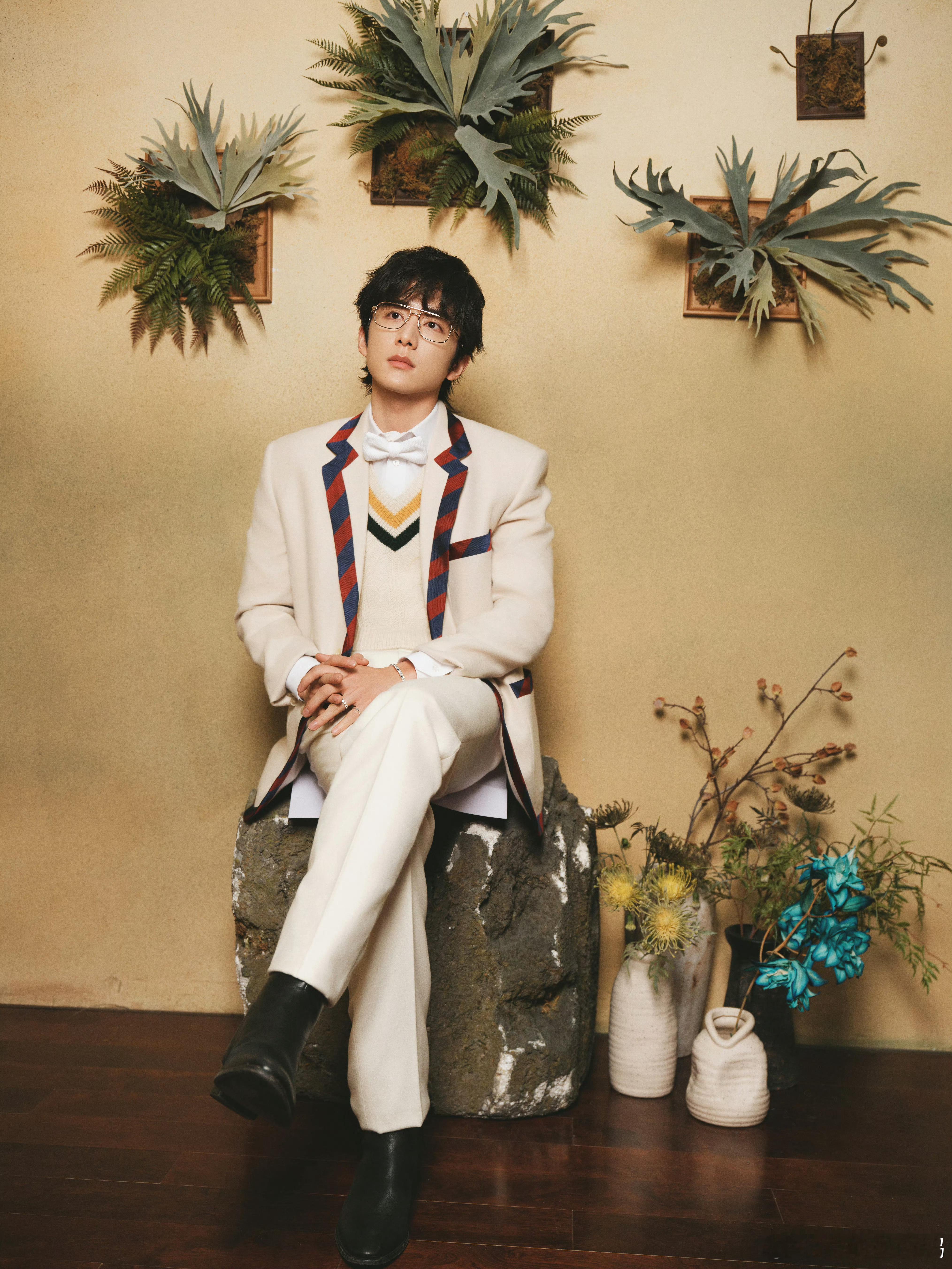 张新成微博之夜出图 