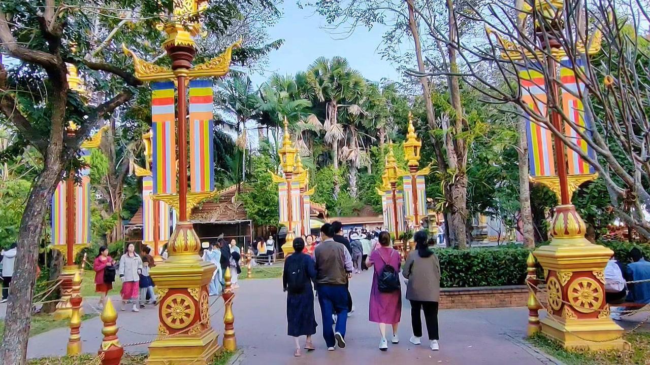 去版纳玩总见"曼、勐、版纳"，但你知道它们的区别吗？

1️⃣曼：就是村寨的意思