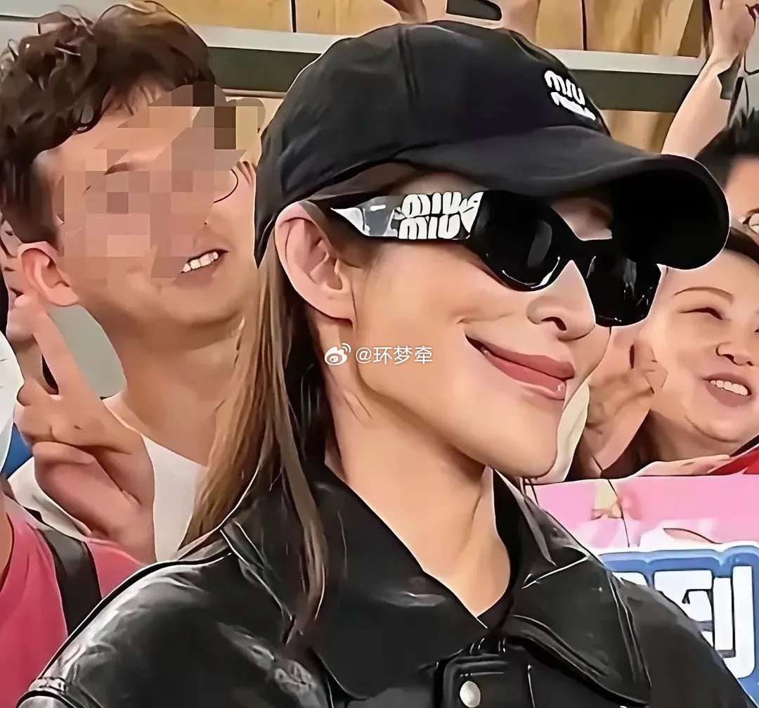 女明星的脸还是少折腾，这好好的下巴打成这样 